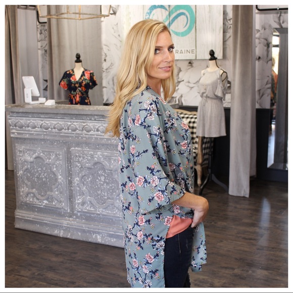 ❗️SALE❗️ Sage Floral Kimono - Picture 4 of 4